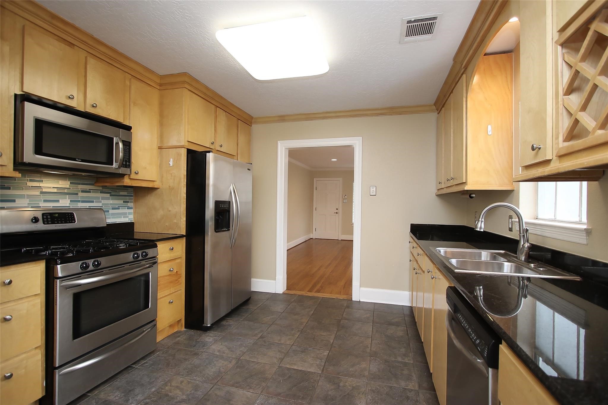 1010 Louise Street Houston, TX 77009 - Photo 7 of 23