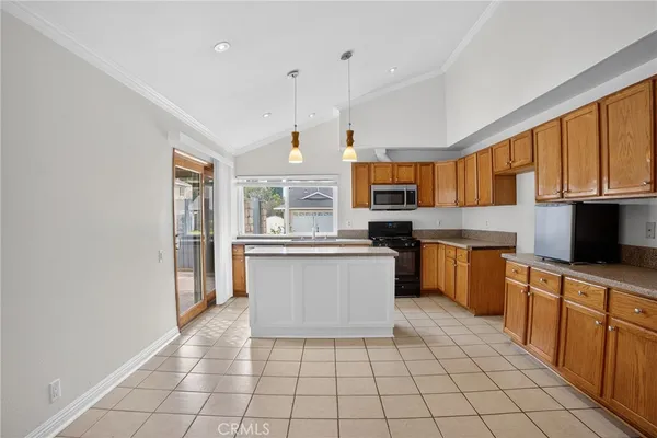 $799,900 | 5604 Bloomfield Street, Simi Valley, CA 93063