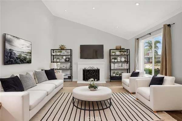 $799,900 | 5604 Bloomfield Street, Simi Valley, CA 93063