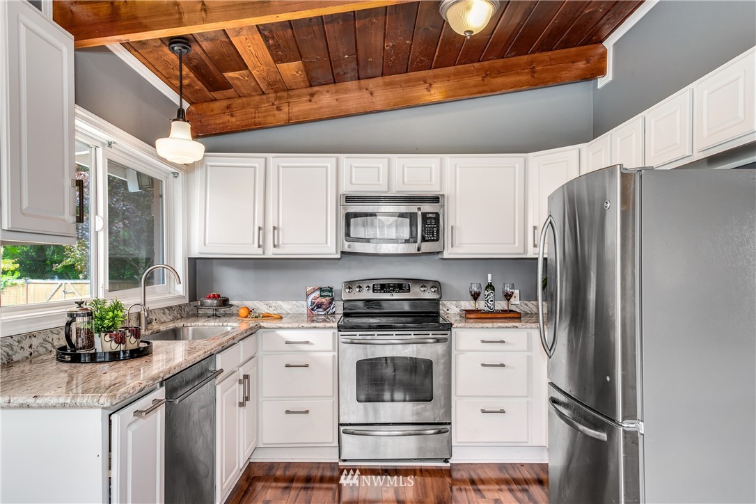 10701 Southeast 196th Street Renton, WA 98055 - Photo 8 of 19 Gallery Image 8