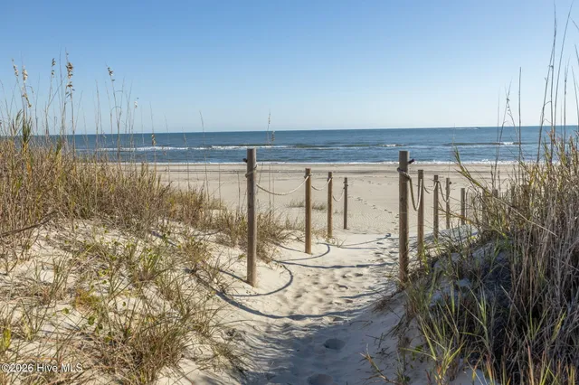 $1,900,000 | 102 East Summer Place, Emerald Isle, NC 28594