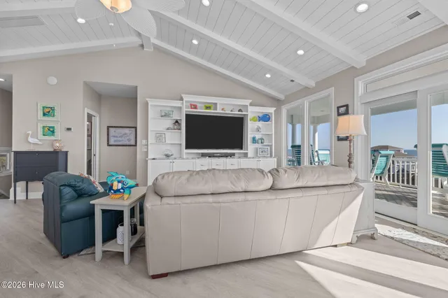 $1,900,000 | 102 East Summer Place, Emerald Isle, NC 28594