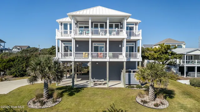 $1,900,000 | 102 East Summer Place, Emerald Isle, NC 28594
