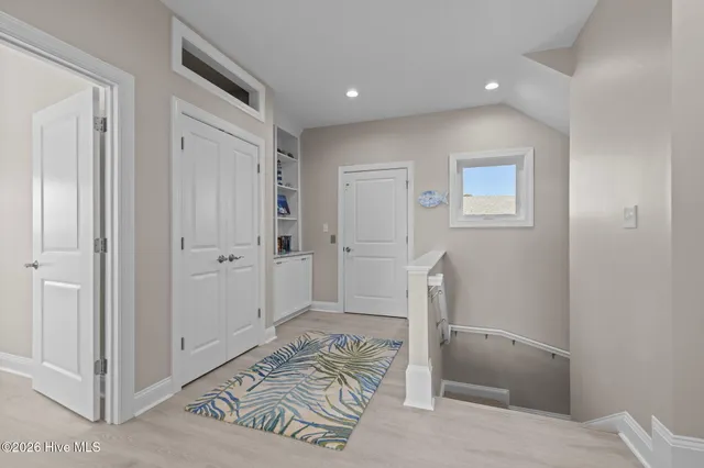 $1,900,000 | 102 East Summer Place, Emerald Isle, NC 28594