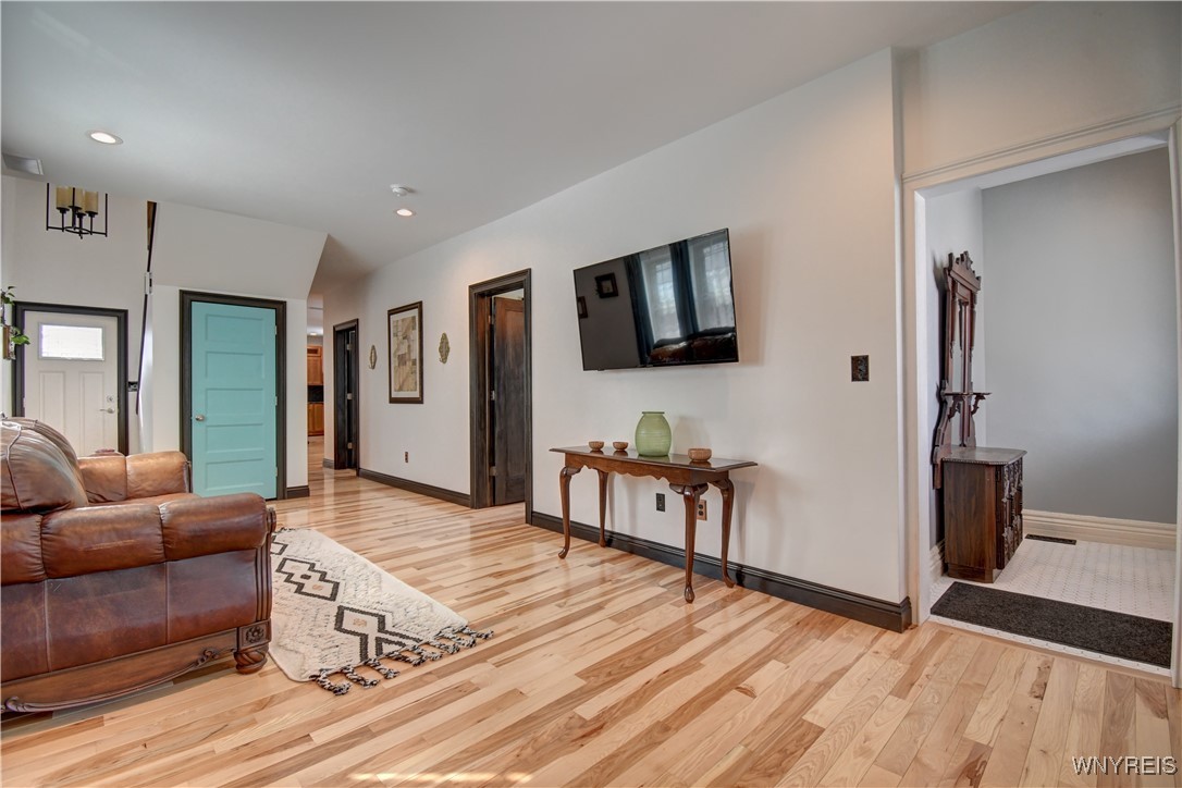 38 18th Street Buffalo, NY 14213 - Photo 13 of 47