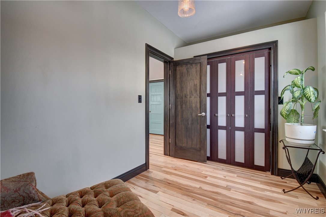 38 18th Street Buffalo, NY 14213 - Photo 16 of 47