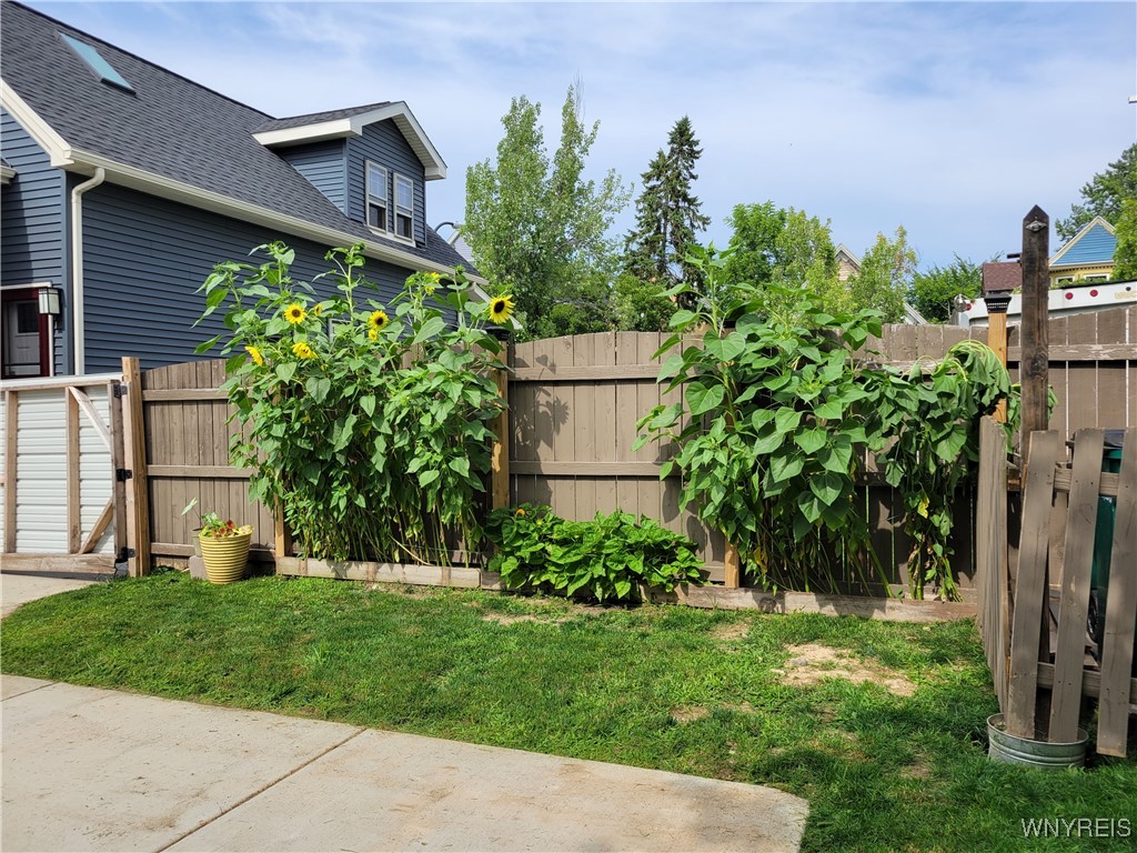 38 18th Street Buffalo, NY 14213 - Photo 42 of 47