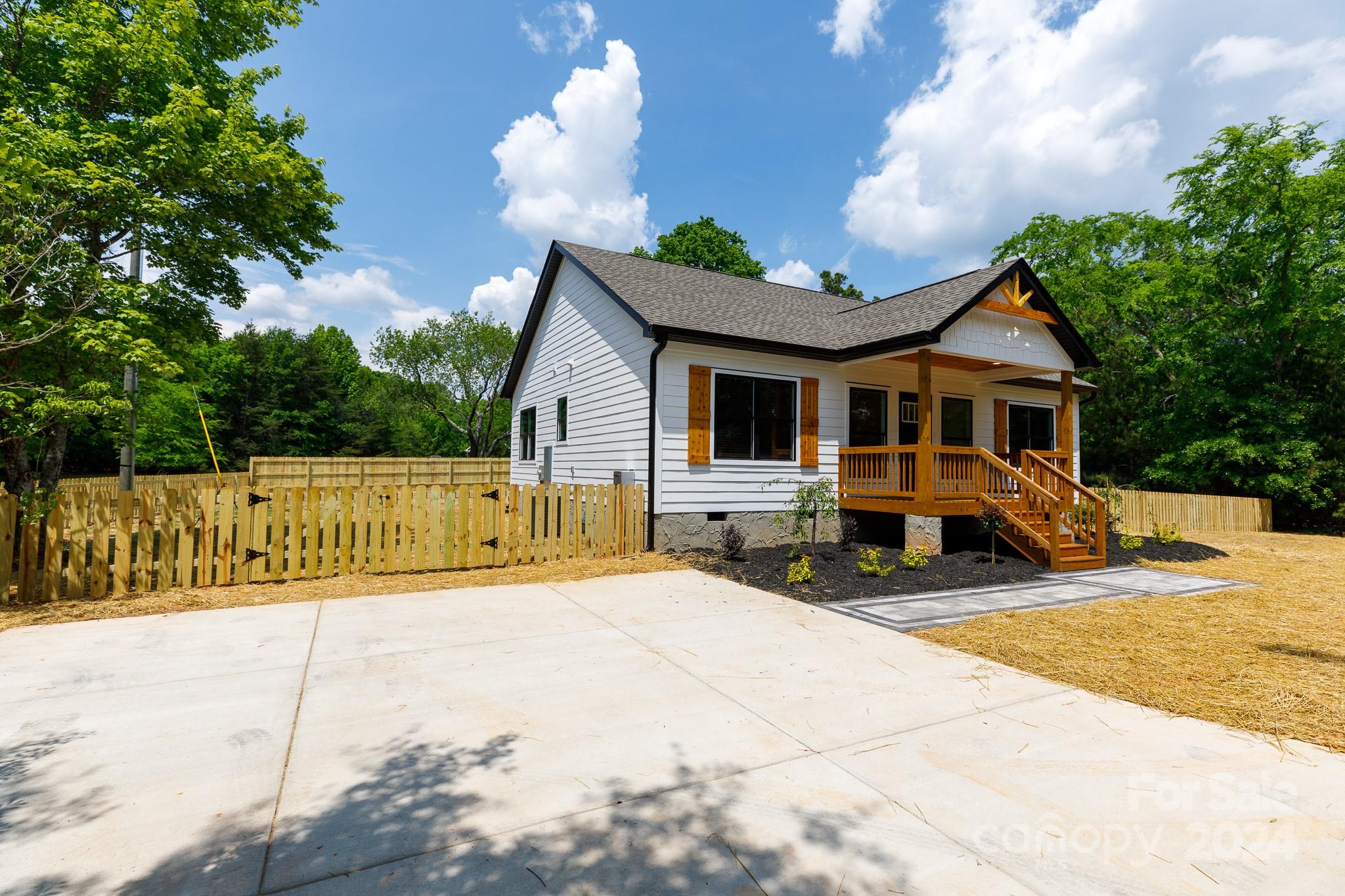 5040 Mt Gallant Road Rock Hill, SC 29732 - Photo 33 of 38 a view of a house with a patio