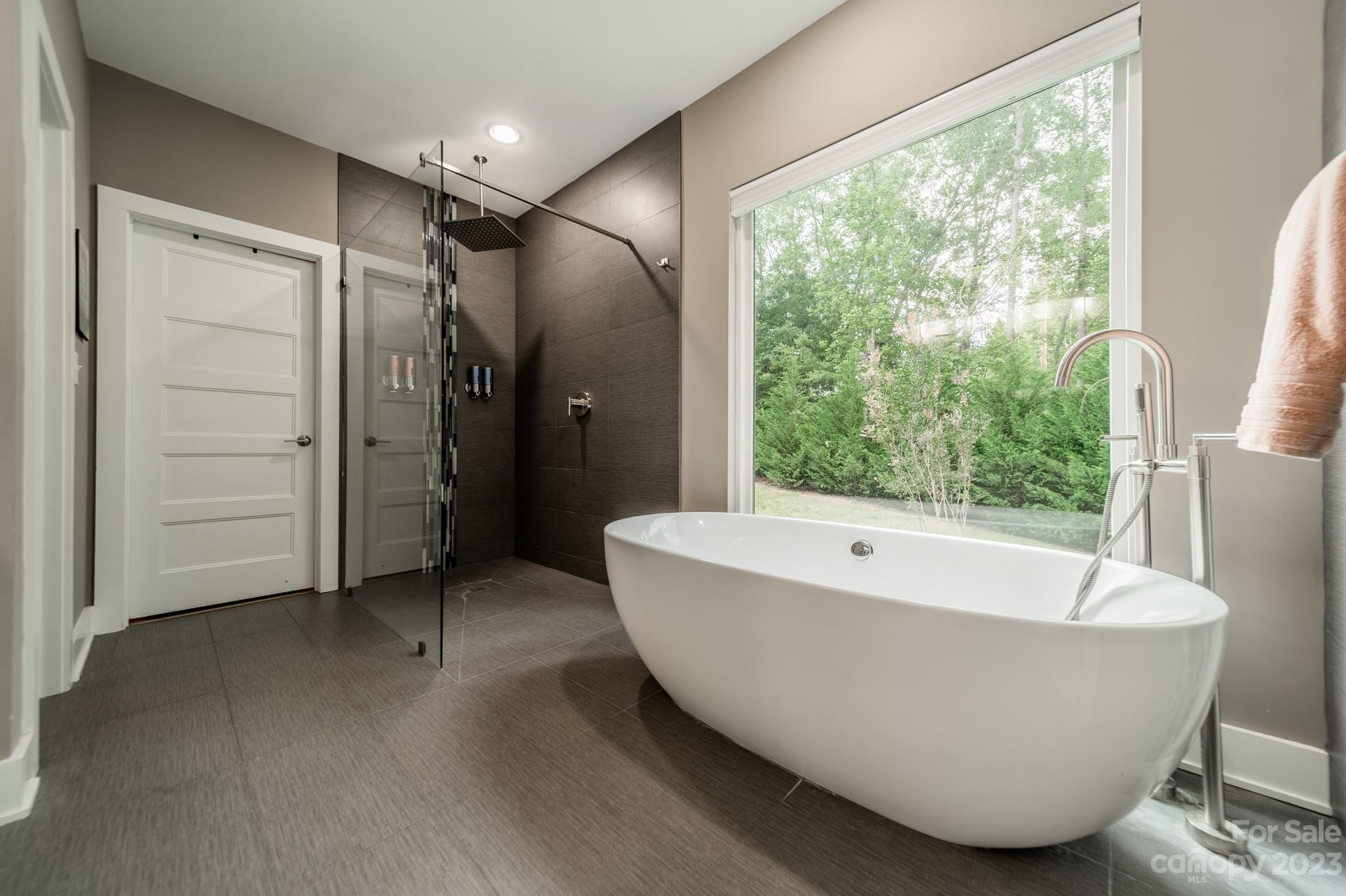 5119 Plantation Ridge Road Charlotte, NC 28214 - Photo 4 of 34 Gallery Image 4