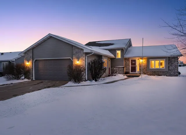 $344,900 | 3200 Huckleberry Lane, Appleton, WI 54915