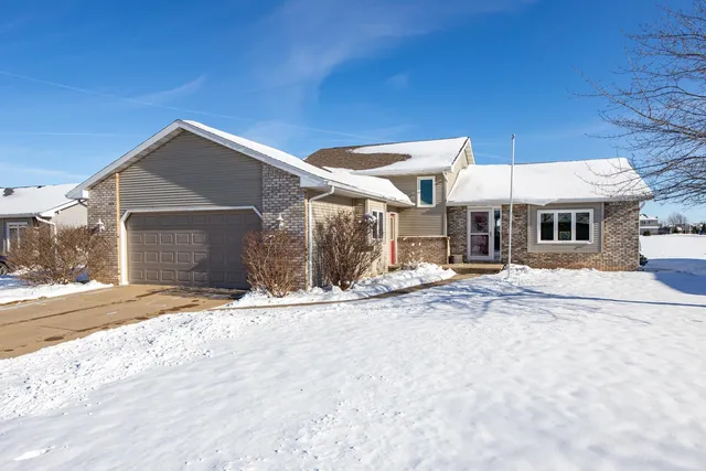 $344,900 | 3200 Huckleberry Lane, Appleton, WI 54915