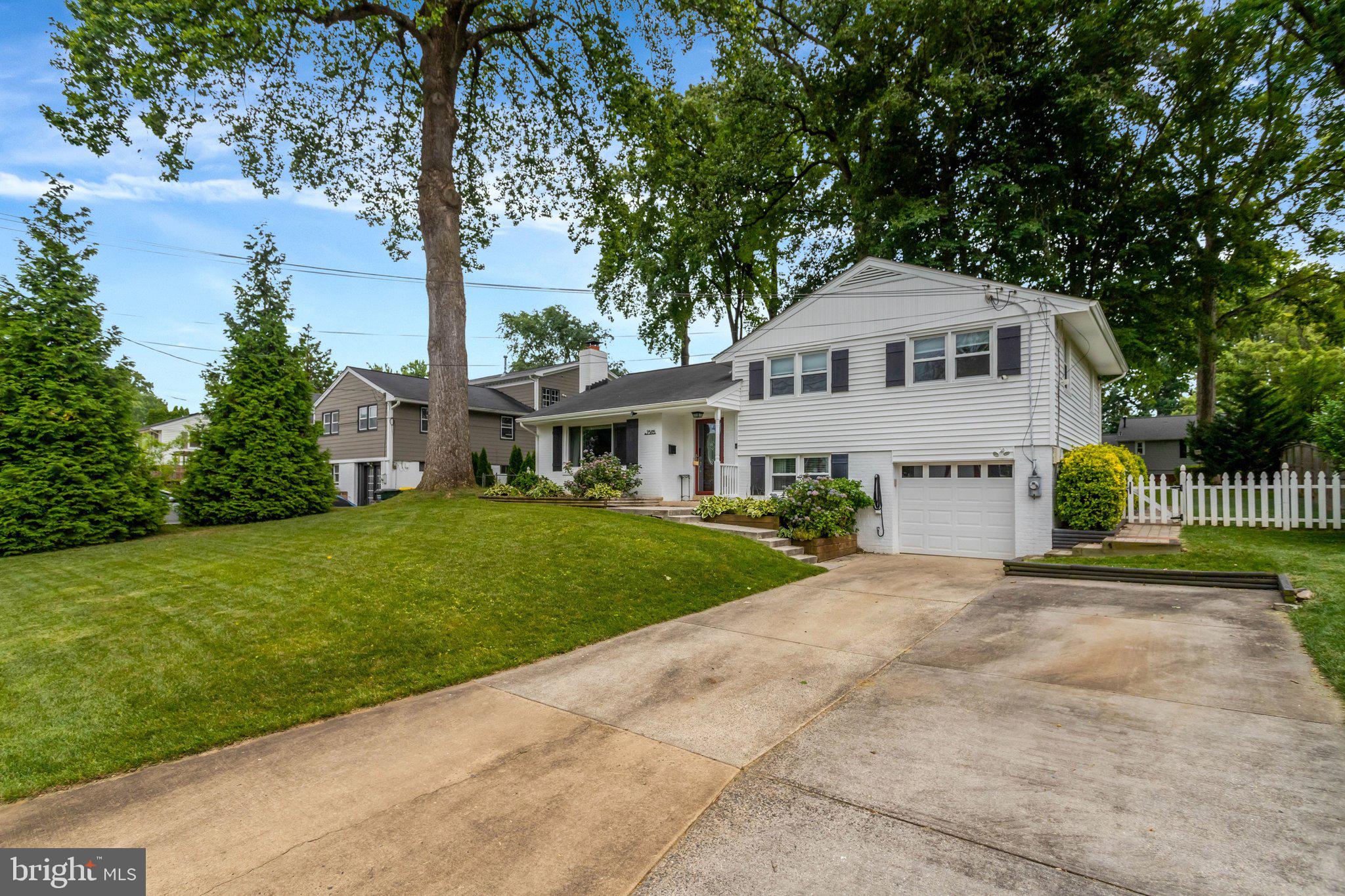 7505 Hogarth Street Springfield, VA 22151 - Photo 2 of 54