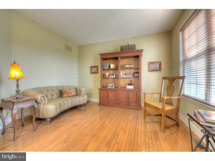8 Victoria Court Cream Ridge, NJ 08514 - Photo 3 of 23 Library