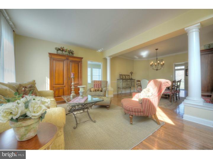 8 Victoria Court Cream Ridge, NJ 08514 - Photo 4 of 23 Living Room