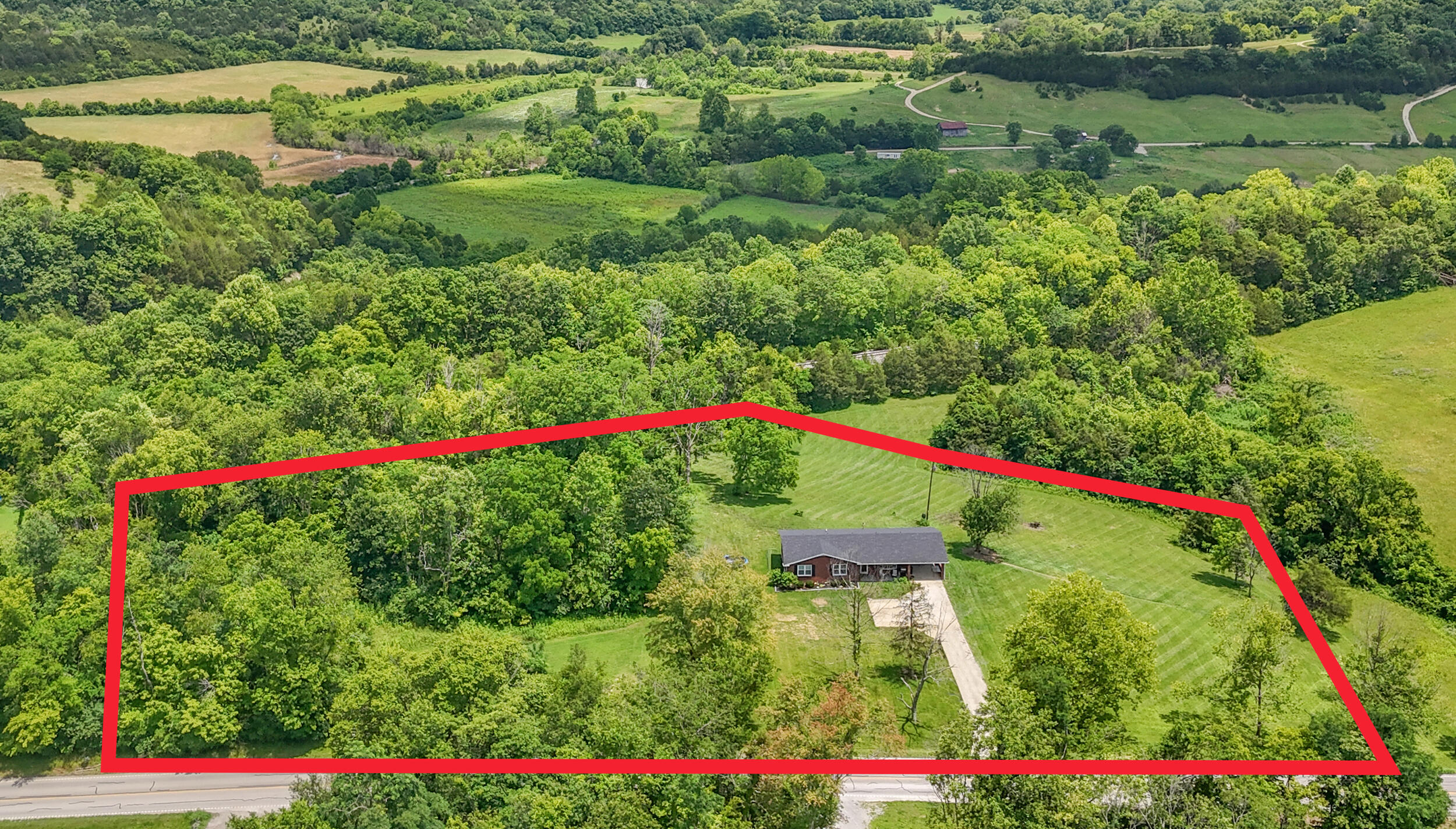 13544 Irvine Road Winchester, KY 40391 - Photo 3 of 40 1