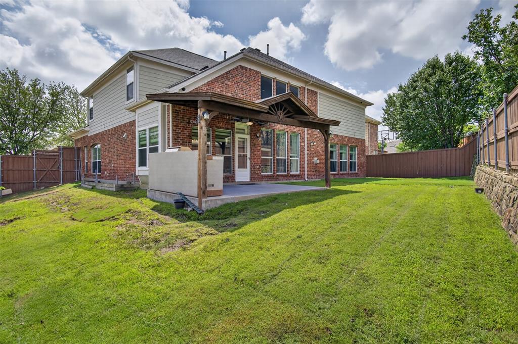 10115 Stone Harbor Way Irving, TX 75063 - Photo 3 of 40