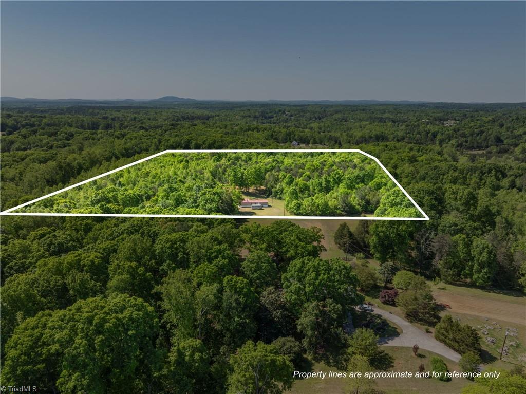 Property lines are approximate and for reference only