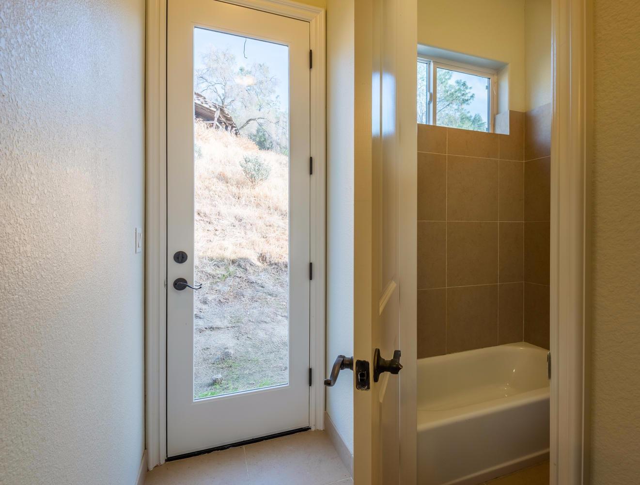 22443 Loper Valley Road Prather, CA 93651 - Photo 16 of 39 Gallery Image 16
