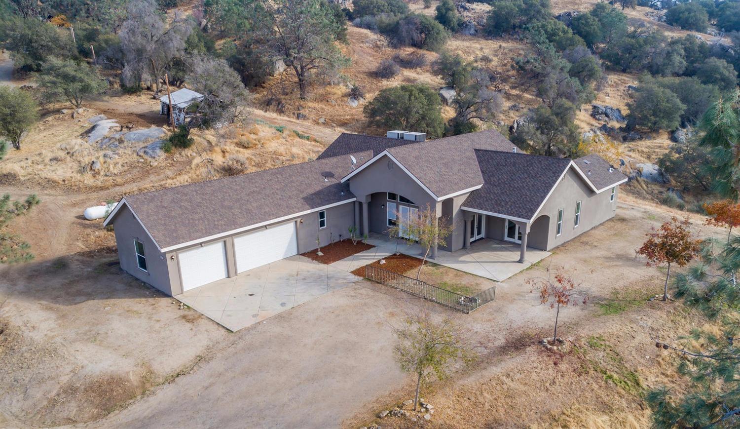 22443 Loper Valley Road Prather, CA 93651 - Photo 35 of 39 Gallery Image 35