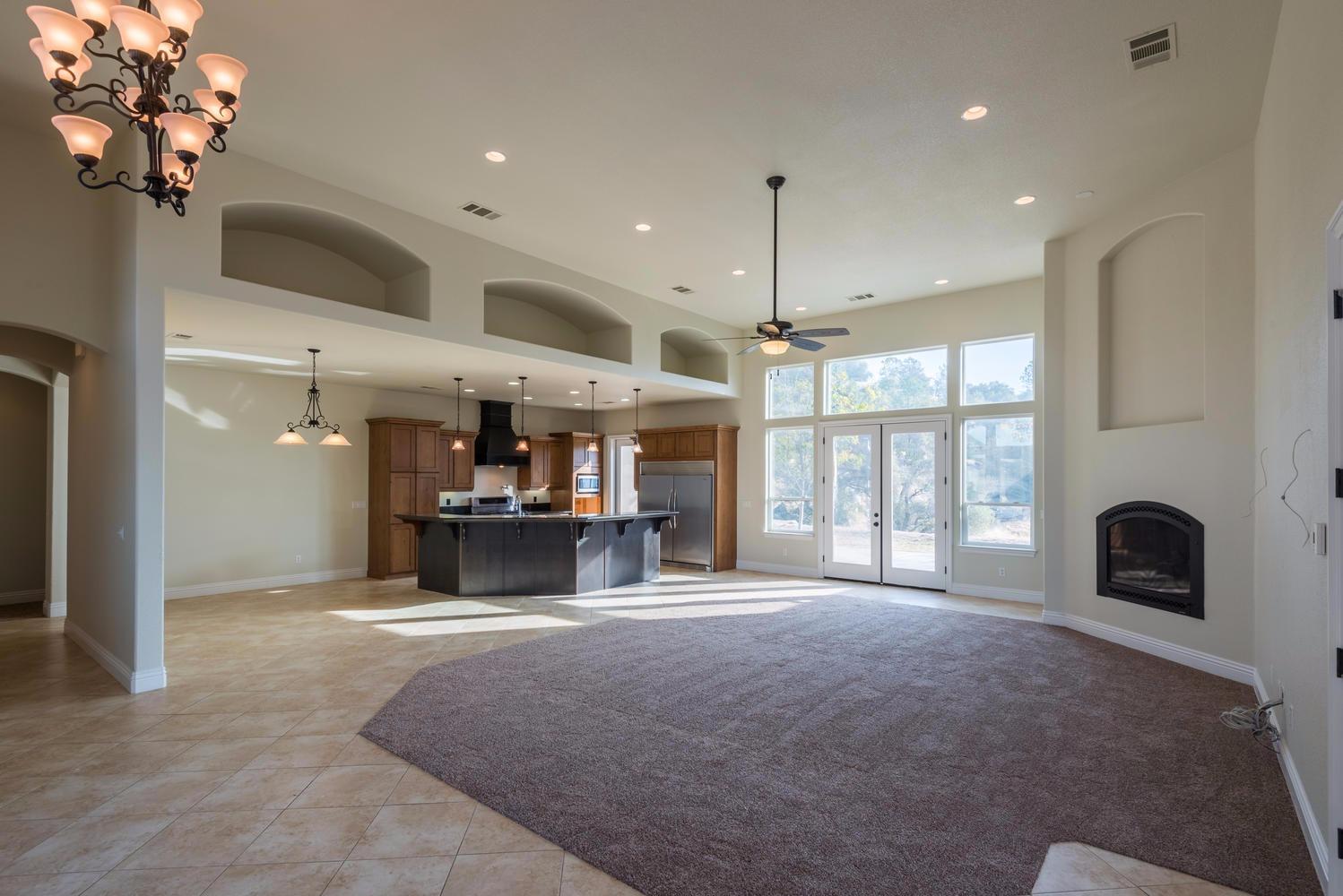22443 Loper Valley Road Prather, CA 93651 - Photo 6 of 39 Gallery Image 6