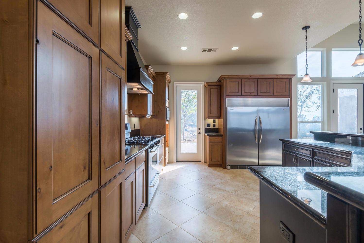 22443 Loper Valley Road Prather, CA 93651 - Photo 8 of 39 Gallery Image 8