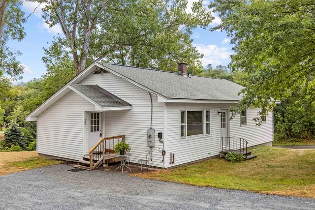 $274,900 | 185 Highland Avenue, Lisbon, NH 03585