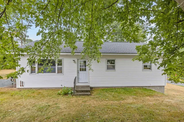 $274,900 | 185 Highland Avenue, Lisbon, NH 03585