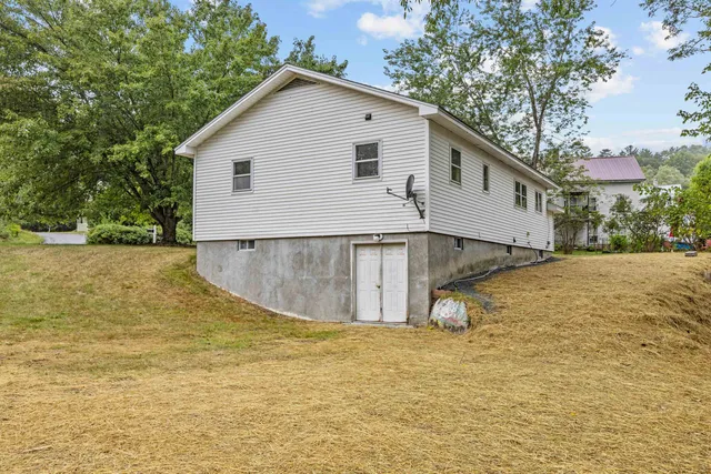 $274,900 | 185 Highland Avenue, Lisbon, NH 03585