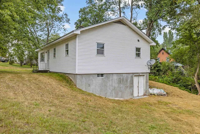 $274,900 | 185 Highland Avenue, Lisbon, NH 03585
