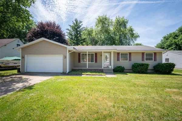 $219,999 | 1518 Diane Drive, Flushing, MI 48433