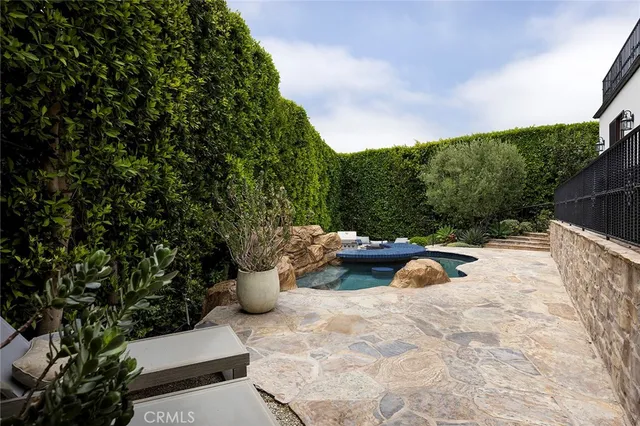 $8,200,000 | 420 De Sola Terrace, Corona del Mar, CA 92625