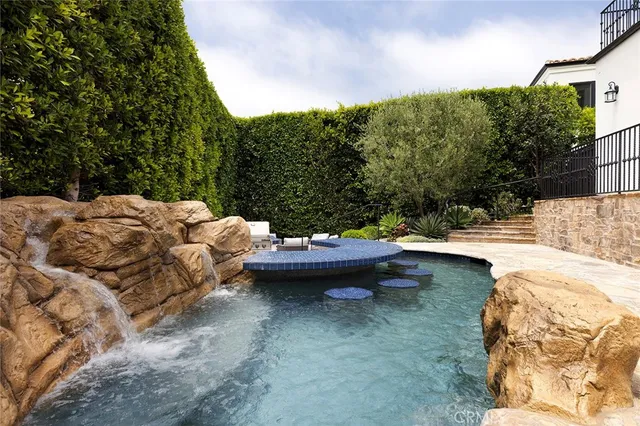 $8,200,000 | 420 De Sola Terrace, Corona del Mar, CA 92625