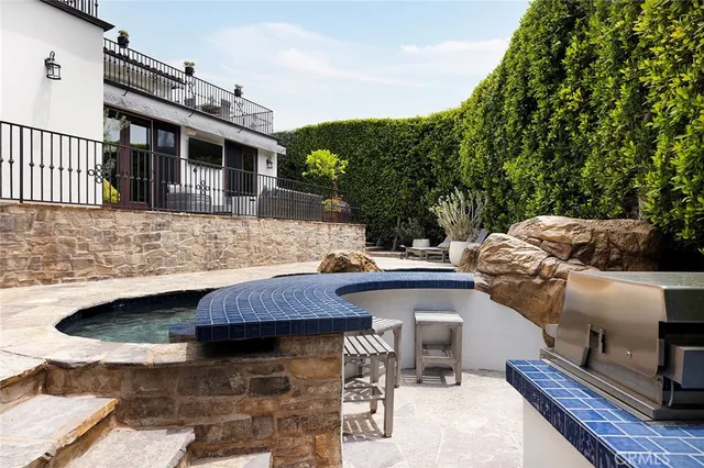 $8,200,000 | 420 De Sola Terrace, Corona del Mar, CA 92625