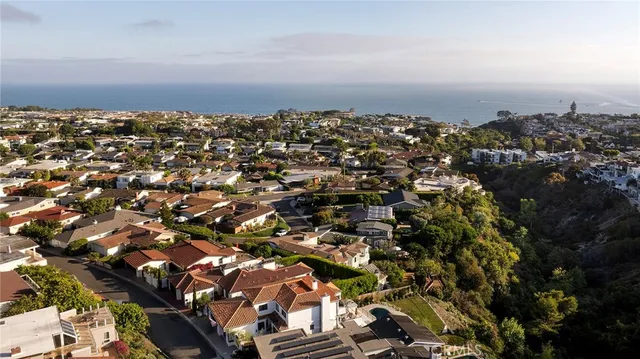 $8,200,000 | 420 De Sola Terrace, Corona del Mar, CA 92625
