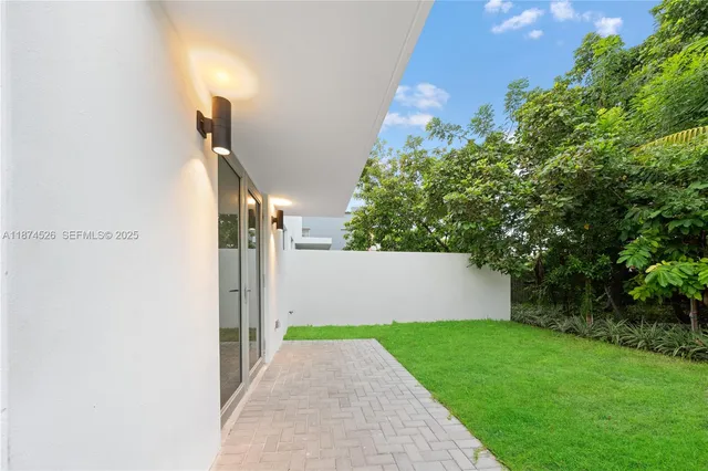 $1,600,000 | 857 Southwest 14th Avenue, Unit A, Miami, FL 33135
