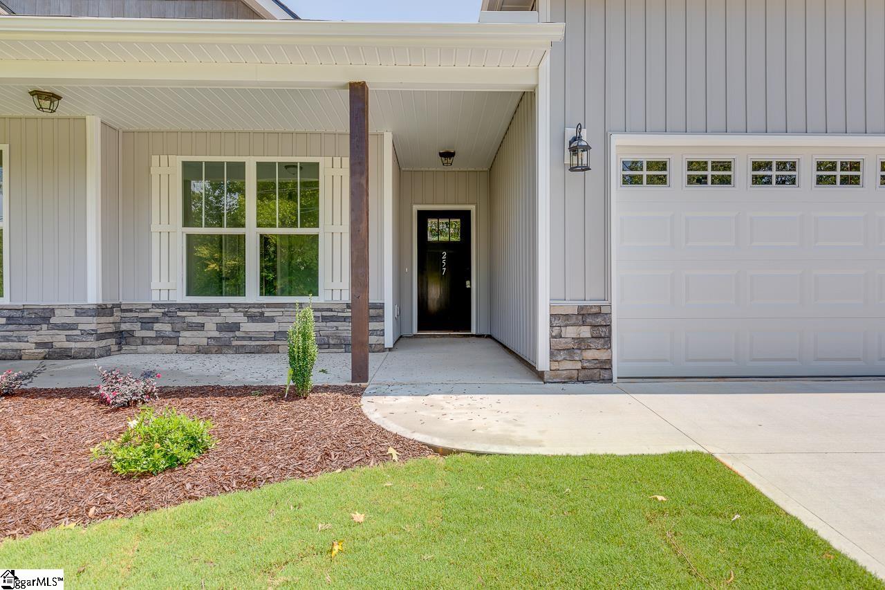 257 Inlet Pointe Drive Anderson, SC 29625 - Photo 4 of 36