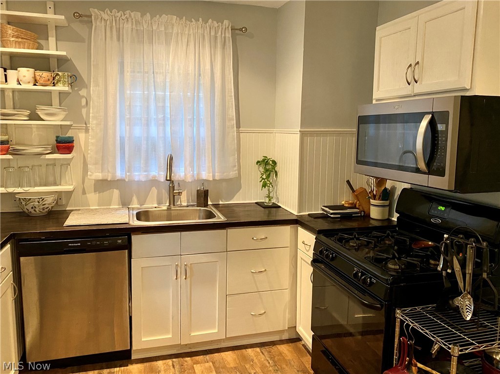 1551 Crest Road Cleveland Heights, OH 44121 - Photo 4 of 19