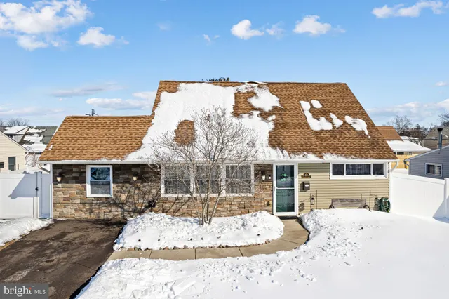 $399,900 | 28 MacIntosh Road, Levittown, PA 19056