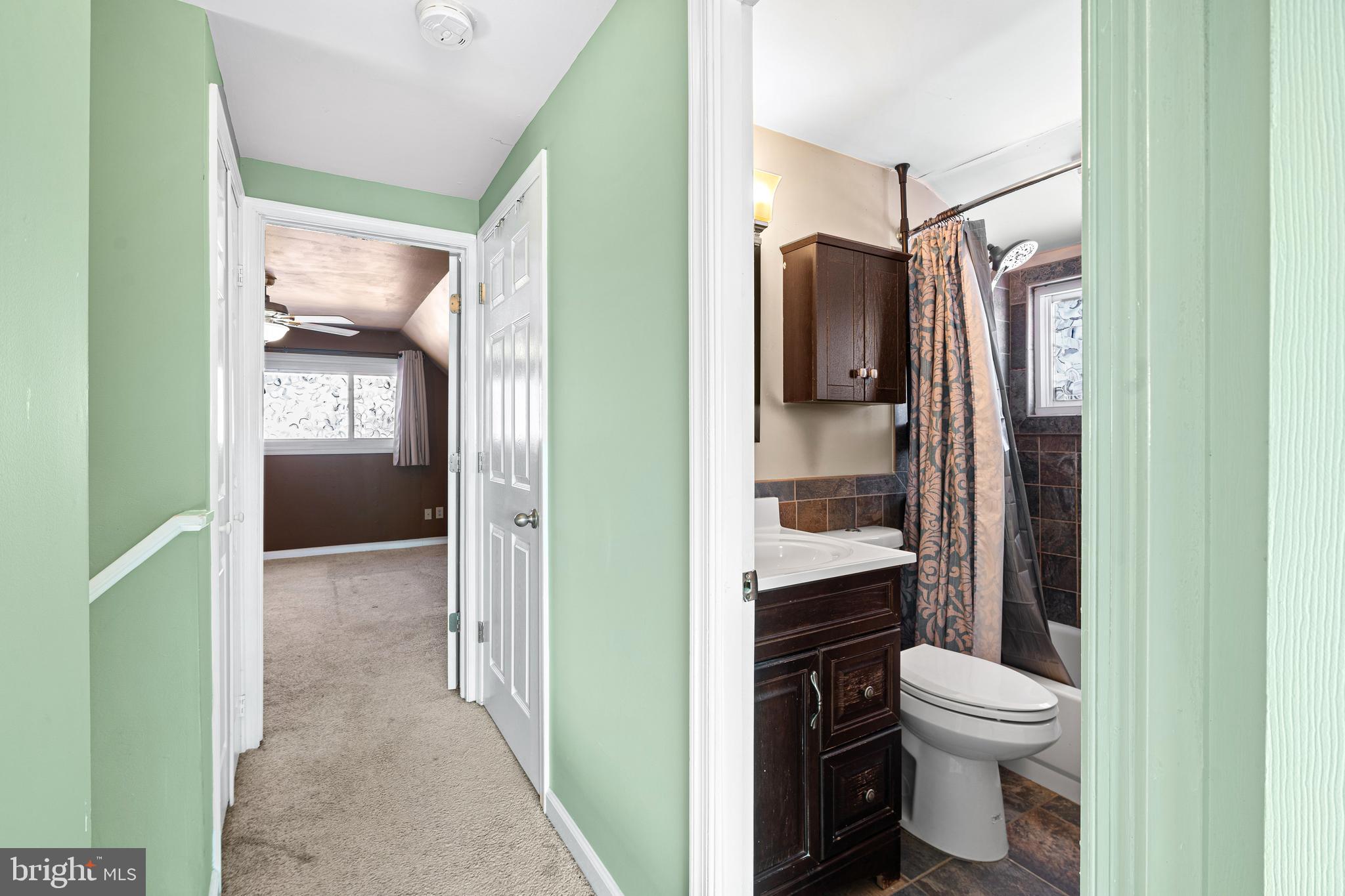 28 MacIntosh Road Levittown, PA 19056 - Photo 25 of 32