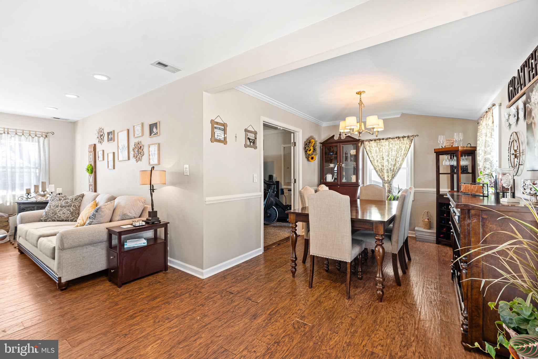 28 MacIntosh Road Levittown, PA 19056 - Photo 5 of 32