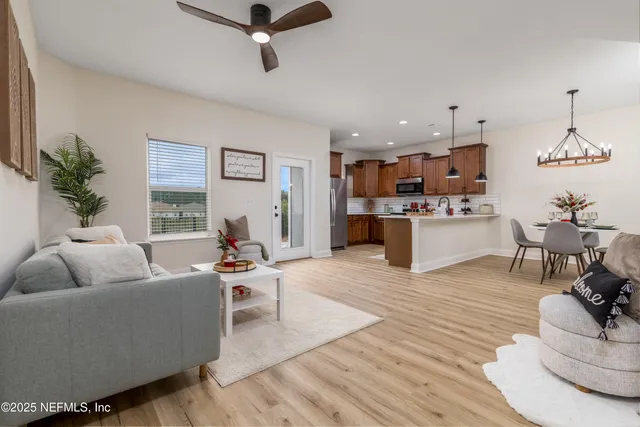 $279,000 | 3081 Zeyno Drive, Middleburg, FL 32068