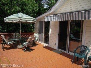 6828 Hatchery Road Waterford, MI 48327 - Photo 17 of 25 Deck & Awning