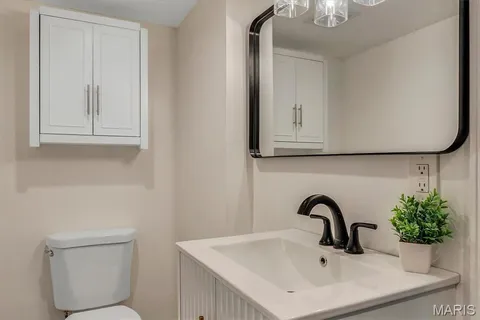 $360,000 | 621 Crest Court, Kirkwood, MO 63122