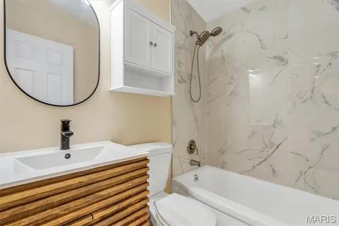 $360,000 | 621 Crest Court, Kirkwood, MO 63122