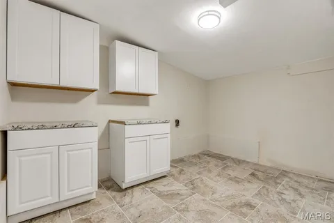 $360,000 | 621 Crest Court, Kirkwood, MO 63122