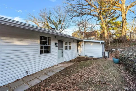 $360,000 | 621 Crest Court, Kirkwood, MO 63122