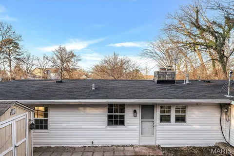 $360,000 | 621 Crest Court, Kirkwood, MO 63122