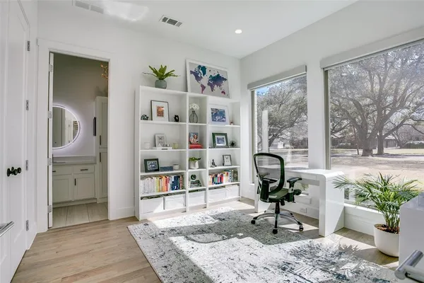 $18,900 | 7141 Northaven Road, Dallas, TX 75230