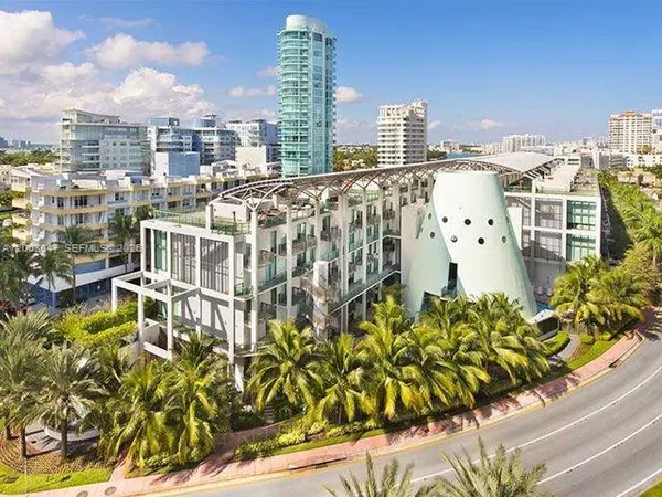 $5,000 | 6000 Collins Avenue, Unit 313, Miami Beach, FL 33140