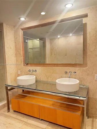 $5,000 | 6000 Collins Avenue, Unit 313, Miami Beach, FL 33140